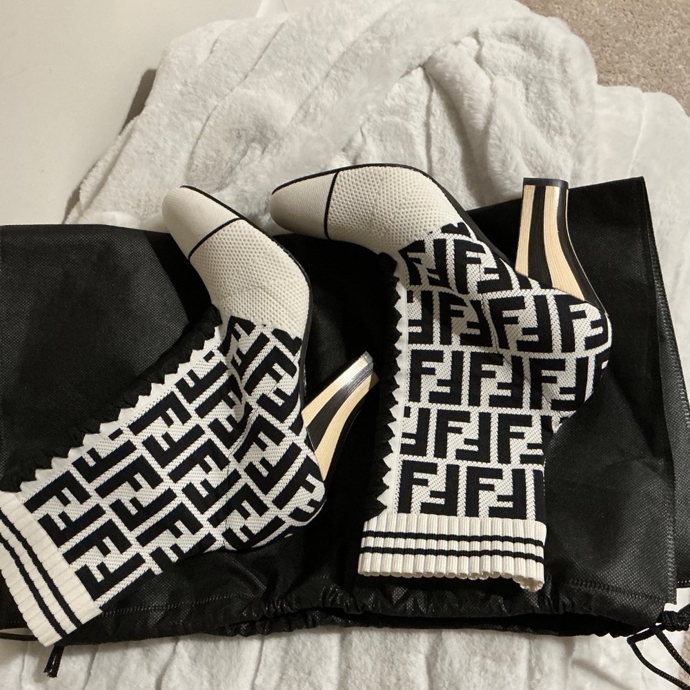 Fendi Black/White Sweater Ankle Boots Size 37 - Picture 2 of 16